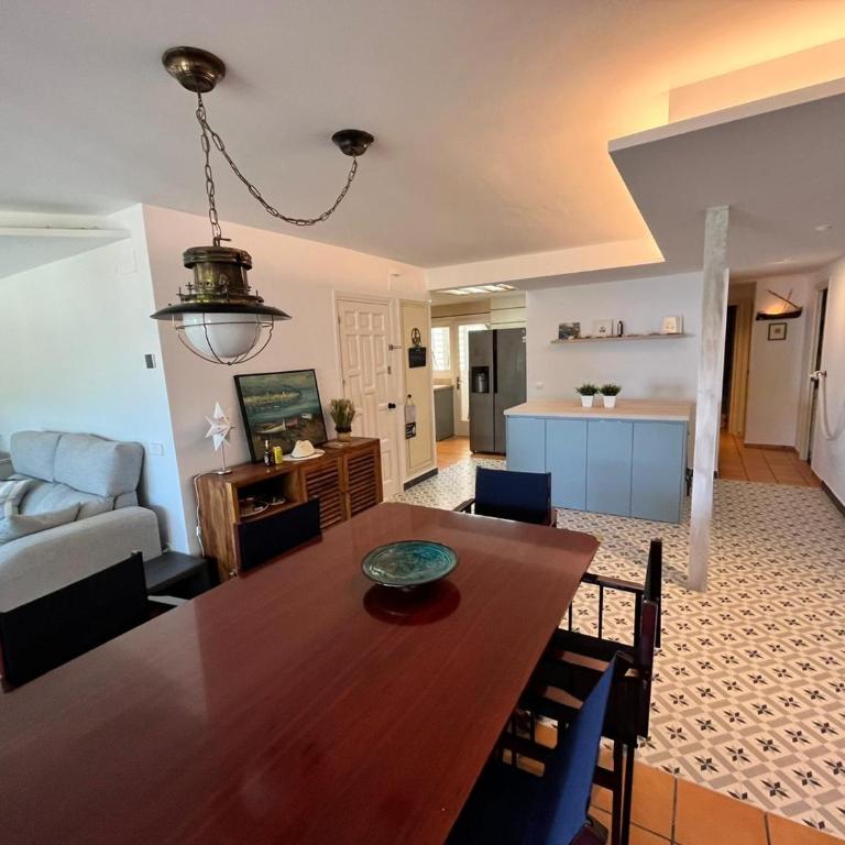 Vistas Mediterrani, maravillosas vistas en amplio apartamento con terraza, y piscina en zona de jardin - Apartamento - 4