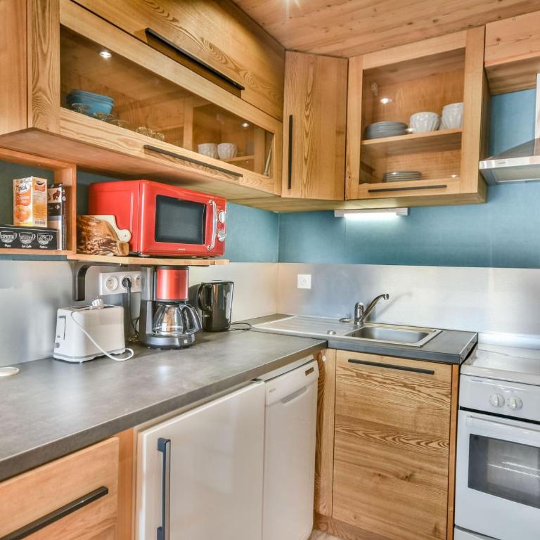 T2 + Coin Nuit, Balcon, Proche Pistes et Centre, Idéal 6 Pers - FR-1-685-43 - Appartamento - 9