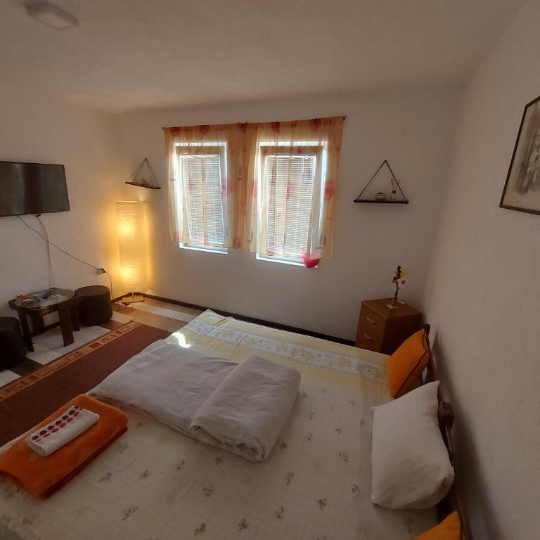 Pandora's Place - Dvokrevetna Soba sa Bračnim Krevetom - 14