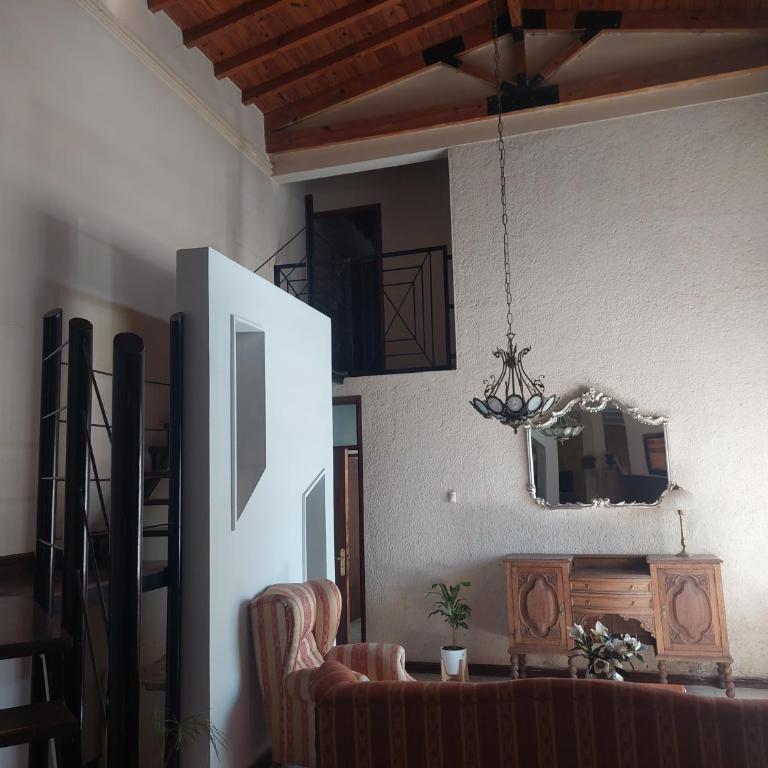 Habitación con baño privado y estacionamiento - Habitación Doble Pequeña - 2 camas - 2
