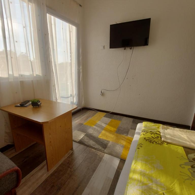 Pandora's Place - Dvokrevetna Soba sa Bračnim Krevetom i Balkonom - 14