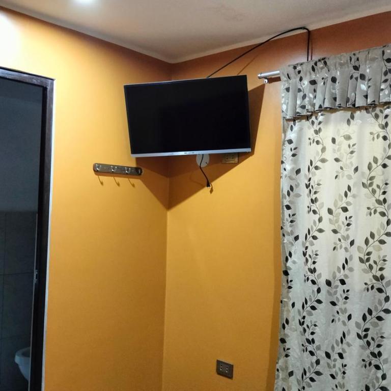 Hostal Real Caraz - Habitación Doble Económica - 13