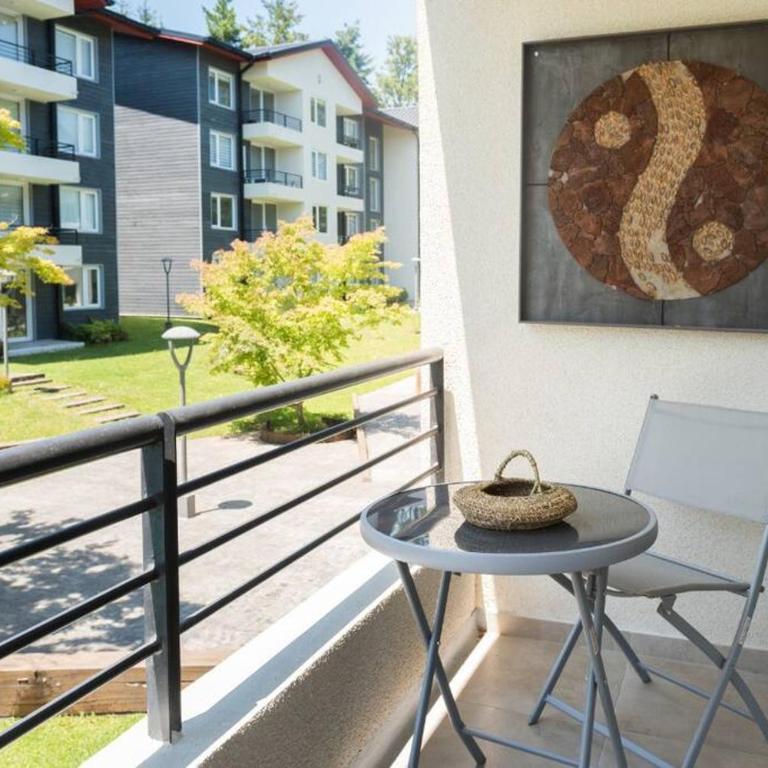 PUCON depto NUEVO! DOS DORMITORIOS DOS BAÑOS, en condominio con estacionamiento,balcon, super equipado, WIFI Y CABLE, PISCINA CON JARDINES, ZONA TRANQUILA A SOLO 5 MINUTOS DEL CENTRO EN AUTO - Two-Bedroom Apartment - 5
