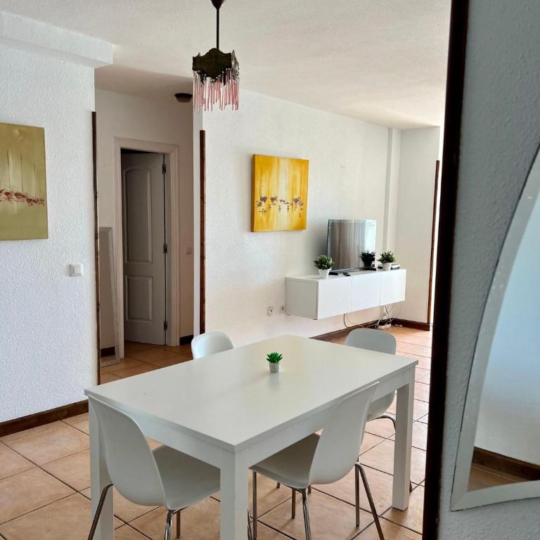 By The Sea Apartment Corralejo - Two-Bedroom Apartment - 4