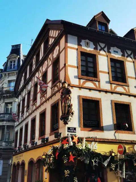 La Maison de maître - centre historique - 3 rue henriette - Appartement 4 Chambres - 17