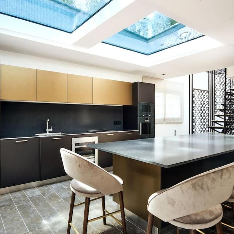 A11 Staywizus - Villa Cap Antibes Sea View 5 BDR - AC, Rooftop Pool & Parking - Villa - 4
