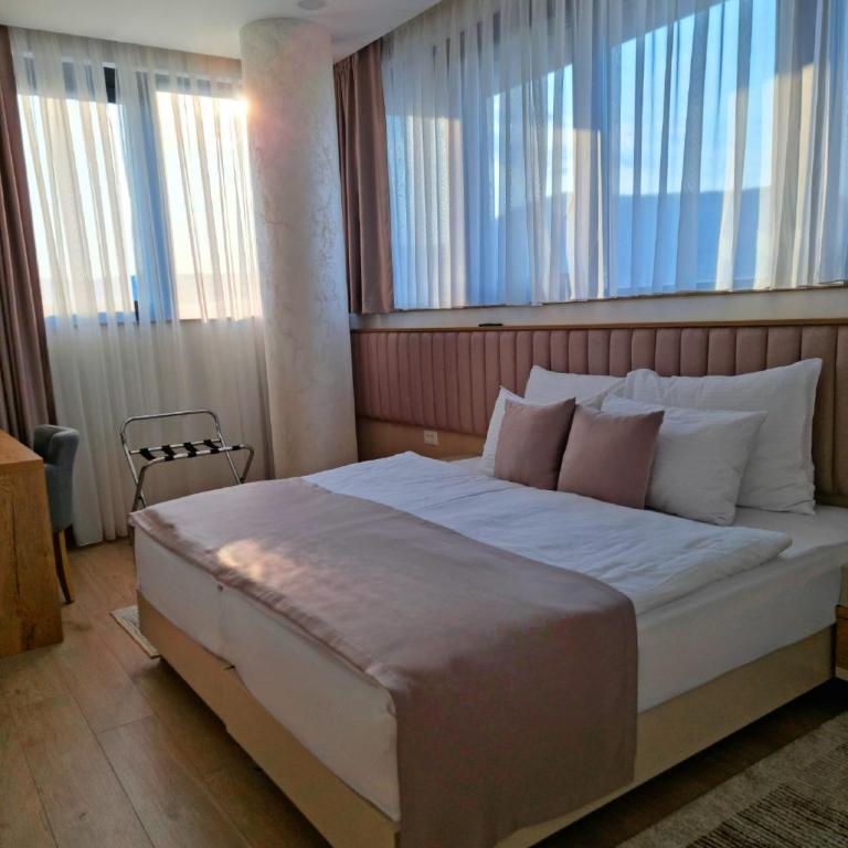 Hotel Emerald - Standard Double or Twin Room - 3