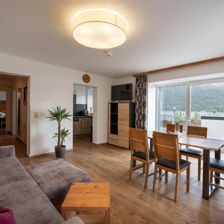 Appartements Am Achensee - Apartment mit großer Terrasse und direktem Seeblick im Erdgeschoss - 2