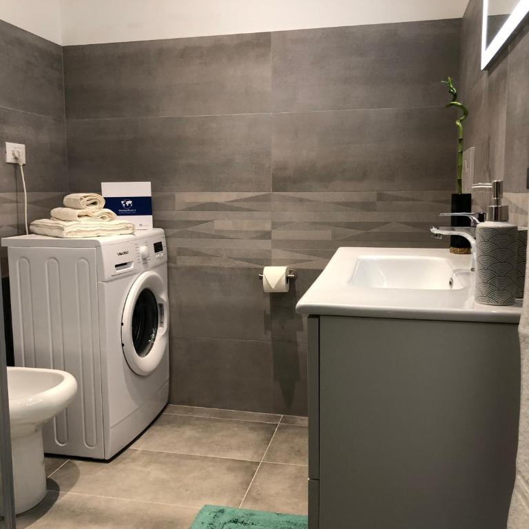 Casa di Max by Holiday World - Two-Bedroom Apartment - 15