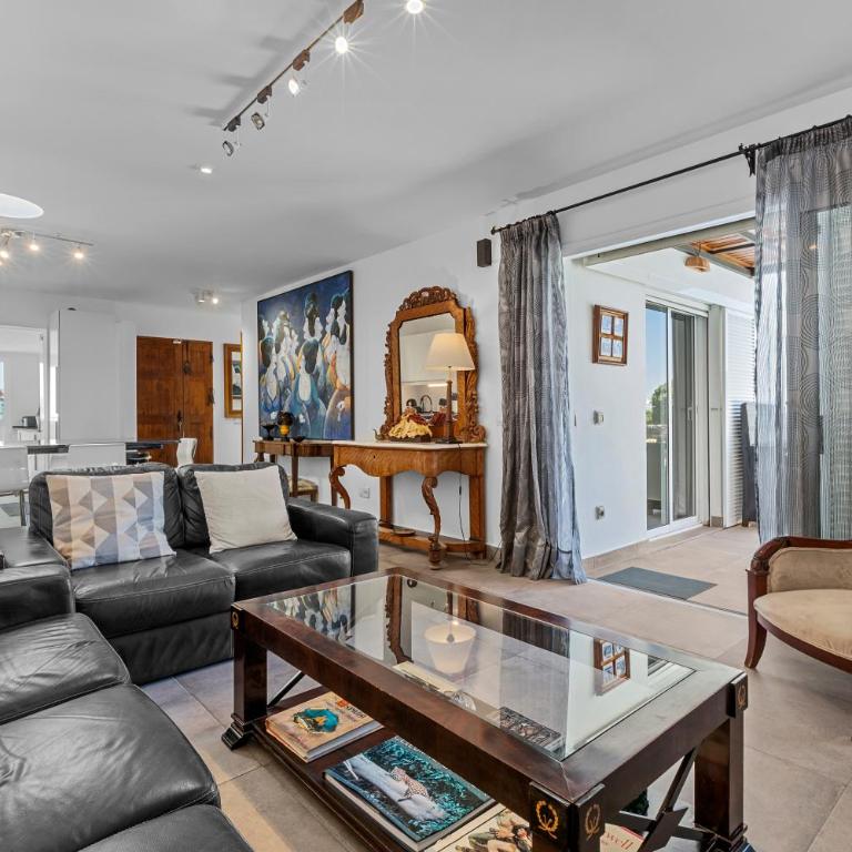 Villa Patos - Three-Bedroom Villa - 24