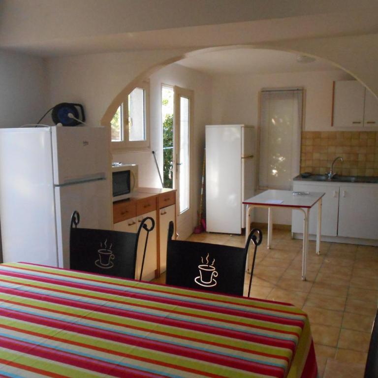 Plein SUD, 5 mn de la mer, grand logement 8 personnes - Appartement 3 Chambres - 17