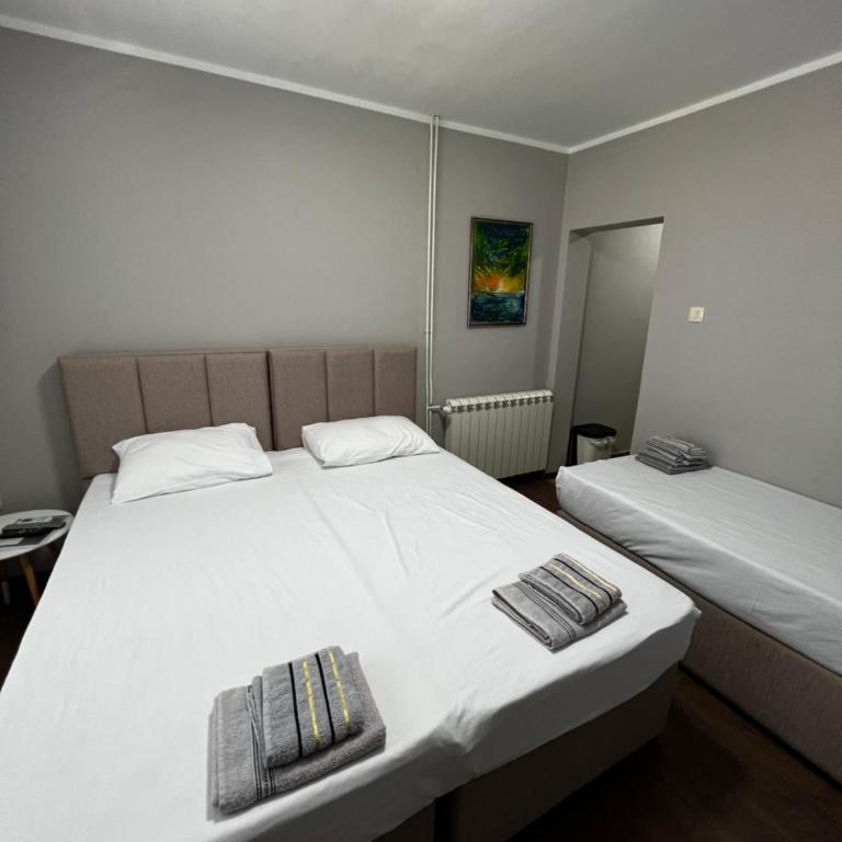 Guest House Mrvaljević - Standardni Trokrevetni Studio - 8