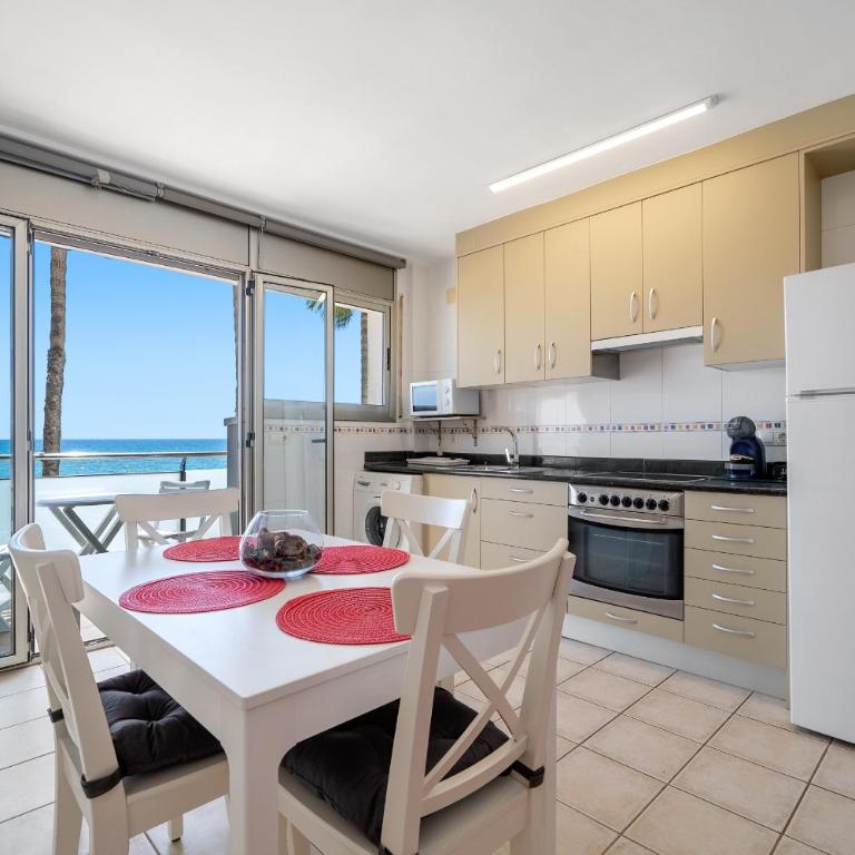 Hauzify I Apartament Colón 1B - Apartamento con vistas al mar - 7