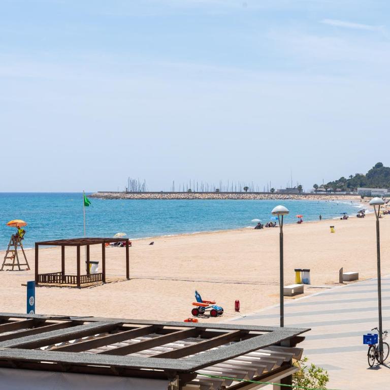 Hauzify I Apartament Colón 1B - Apartamento con vistas al mar - 6