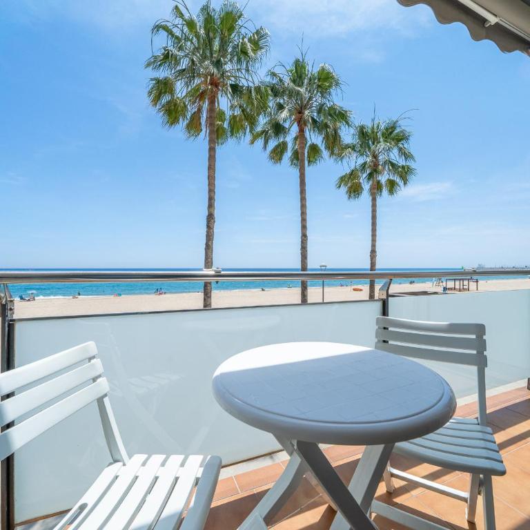 Hauzify I Apartament Colón 1B - Apartamento con vistas al mar - 1