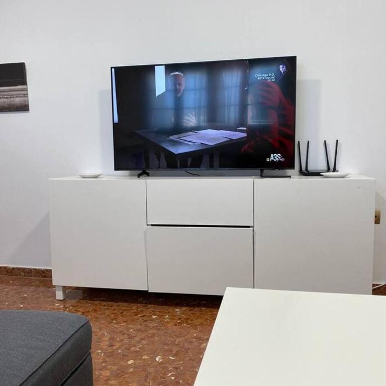 Piso grande de 120 m2, a 15' de la playa en coche - Apartamento - 2