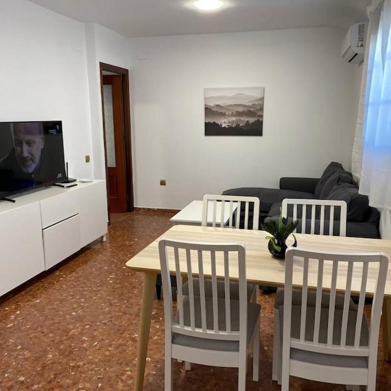 Piso grande de 120 m2, a 15' de la playa en coche - Apartamento - 17