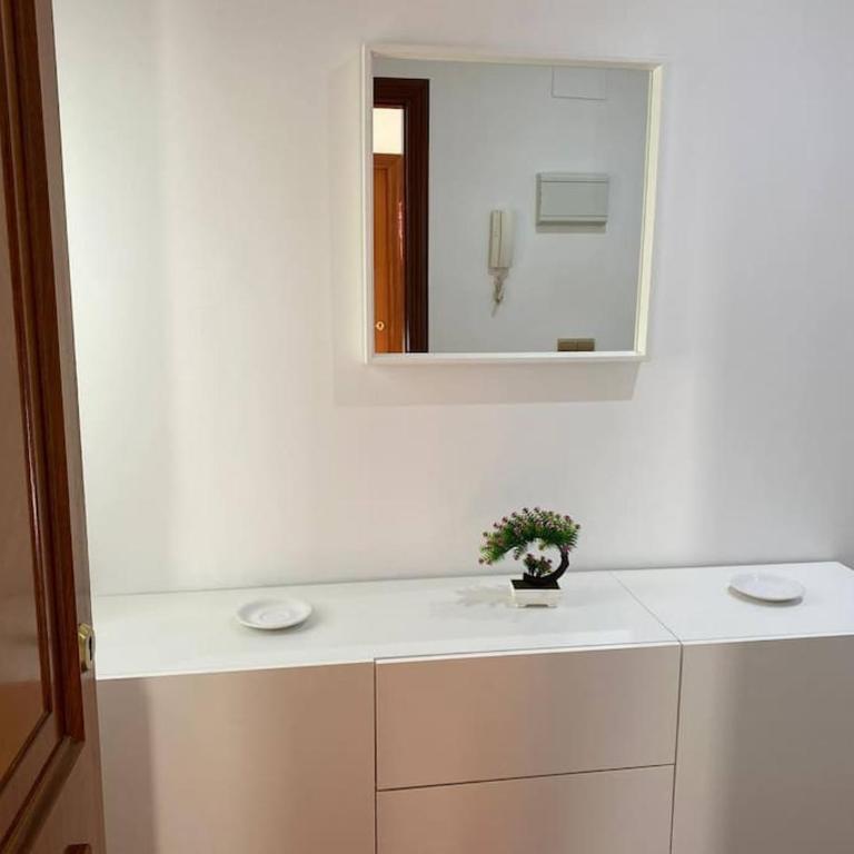 Piso grande de 120 m2, a 15' de la playa en coche - Apartamento - 26