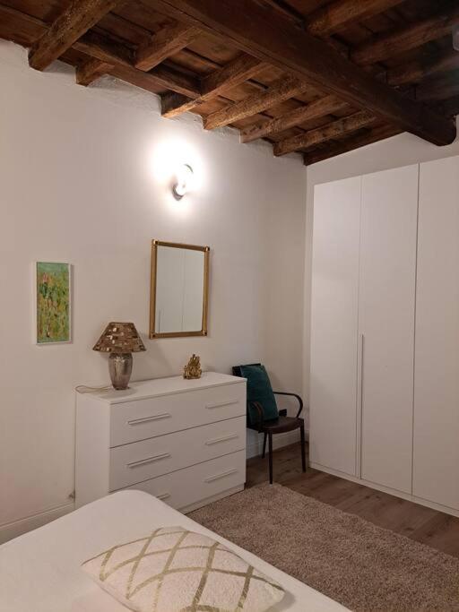 Centro storico, Centralissimo LUXURY SMERALDO SUITE Doccia Idromassaggio , cesto con piccola colazione - Appartamento con 1 Camera da Letto - 37