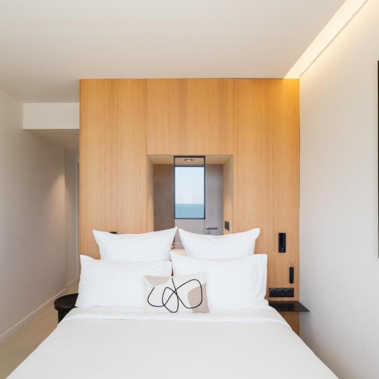 Les Elmes - Hôtel & Spa - Comfort Room with Sea View - 1