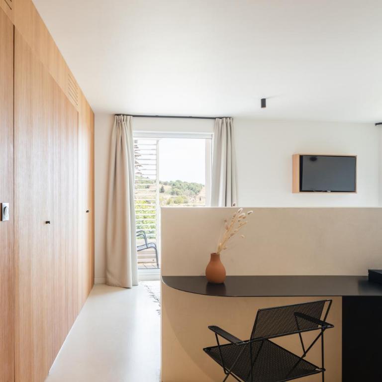 Les Elmes - Hôtel & Spa - Suite with Balcony - 6