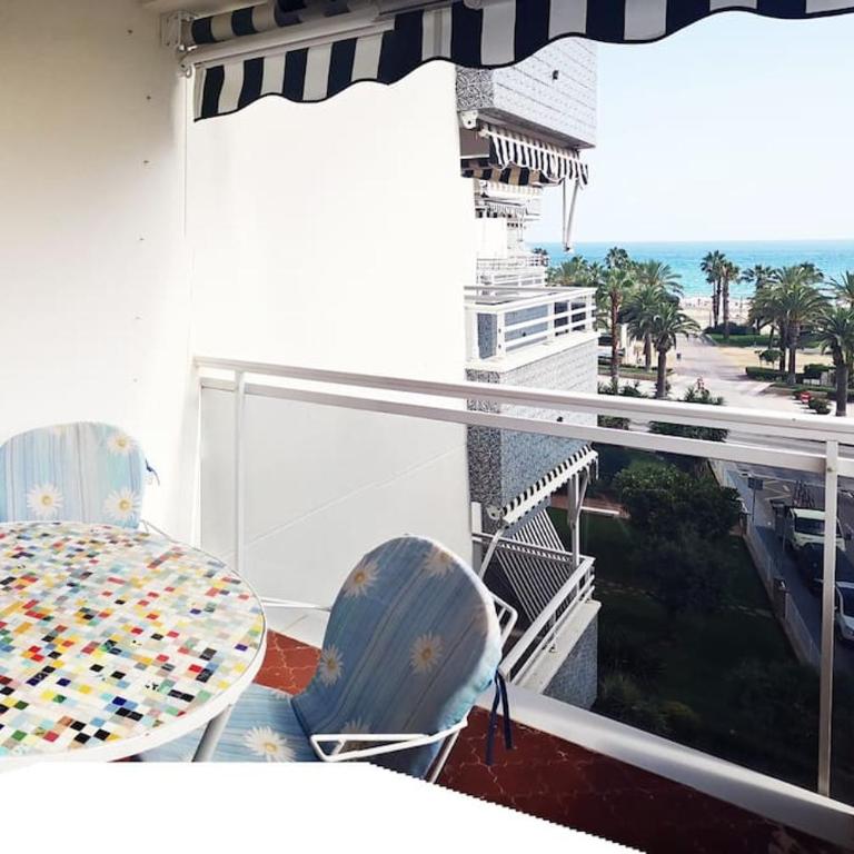 Salou Seafront - Three-Bedroom Apartment - 32
