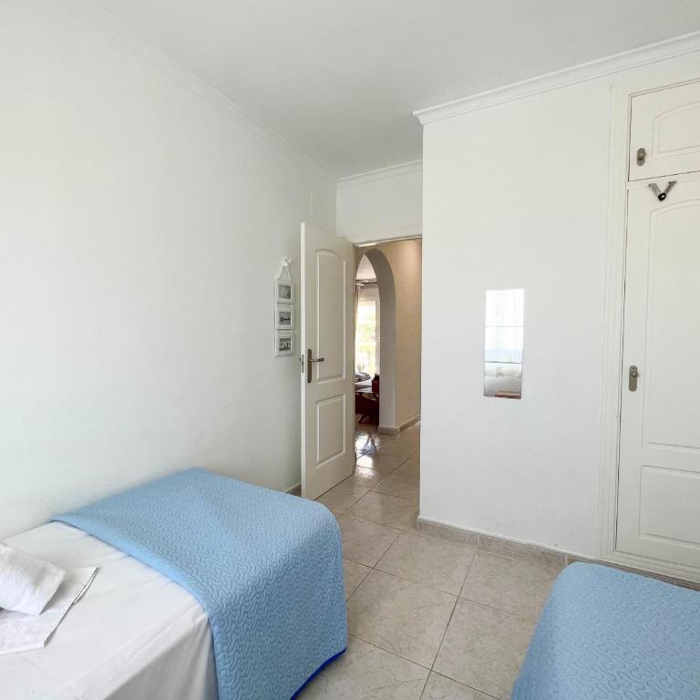 Residencial La Giralda III by CARLOSFERIEN - Apartment with Balcony - 18