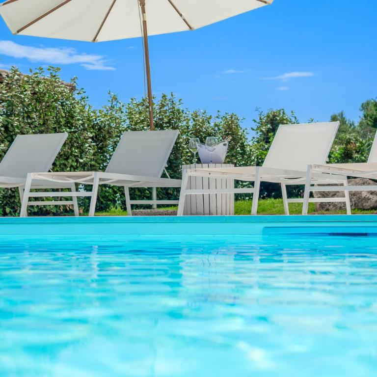 Villa BRANDINCHI - Heated Pool, Private Beach, Sea View, Wi-Fi - Villa - 2