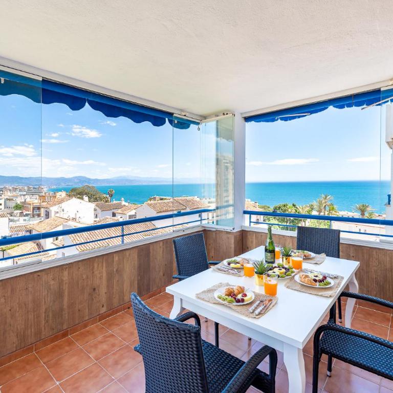 797 HOLIDAY RENTALS- Apartamento en Torremolinos para 7 con vistas al mar - Apartment with Sea View - 2