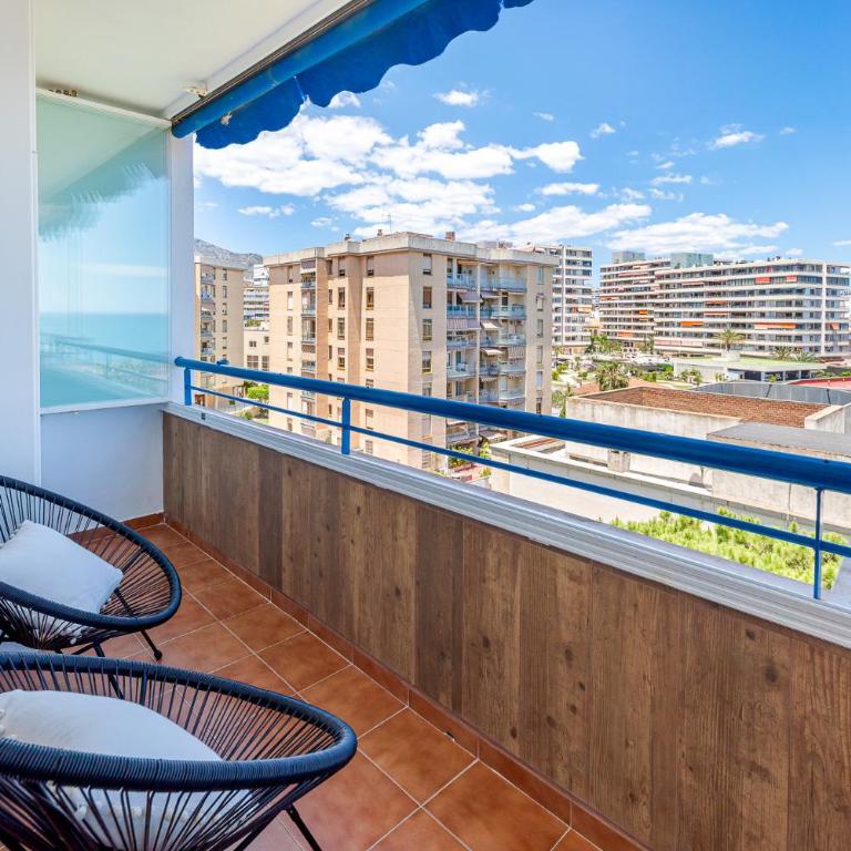 797 HOLIDAY RENTALS- Apartamento en Torremolinos para 7 con vistas al mar - Apartment with Sea View - 7