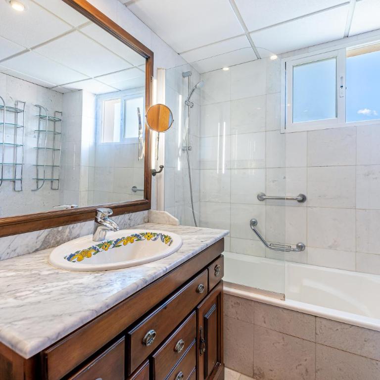 797 HOLIDAY RENTALS- Apartamento en Torremolinos para 7 con vistas al mar - Apartment with Sea View - 26
