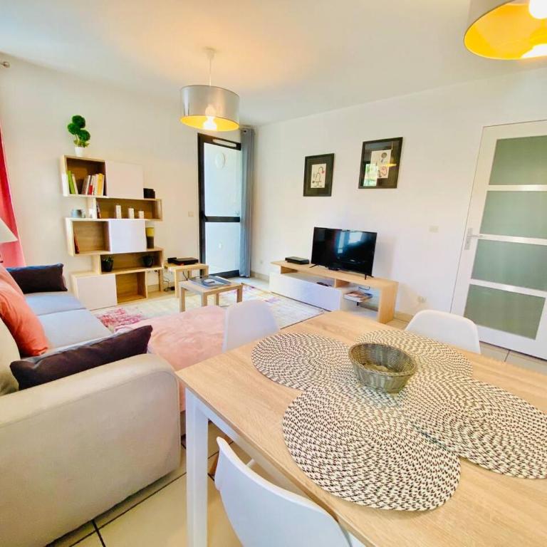 APPARTEMENT 2 CHAMBRES AVEC BALCON ET PARKING - Appartamento con 2 Camere da Letto - 3