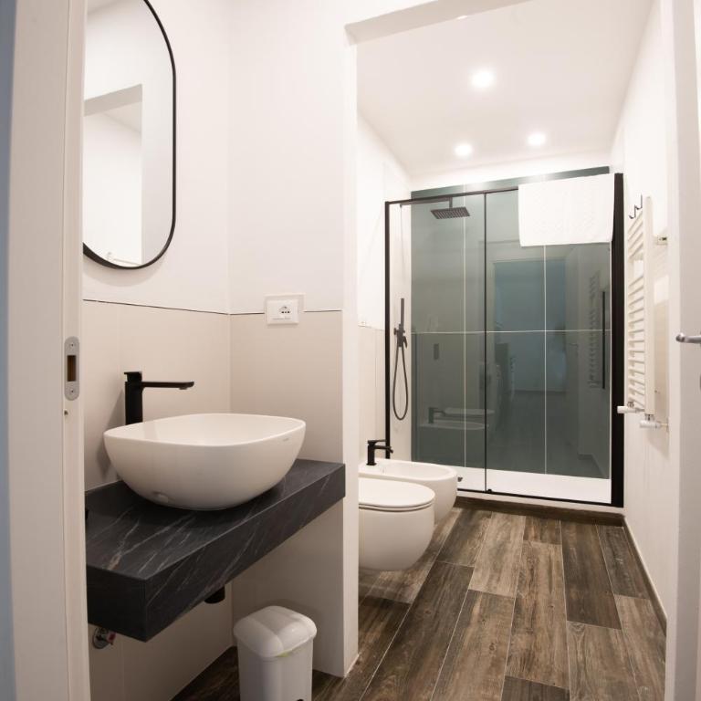 Mari Urbani - One-Bedroom Apartment - 13