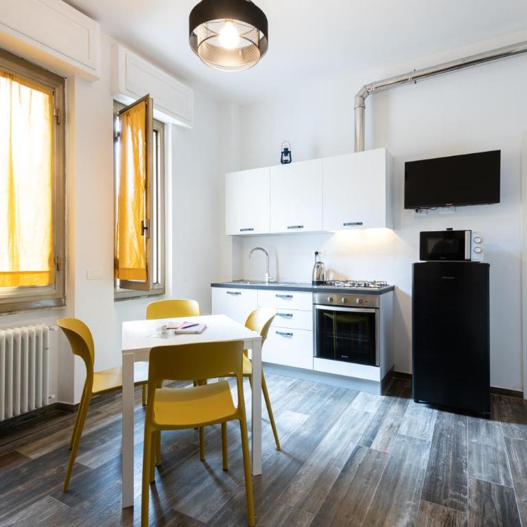 Mari Urbani - One-Bedroom Apartment - 2