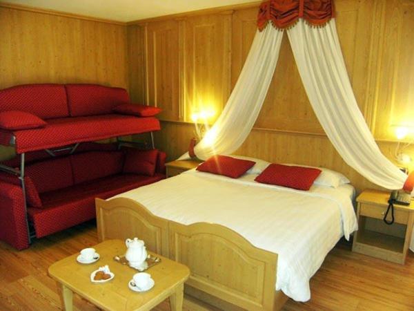 Hotel Gran Vacanze Rooms & Apartments - Camera Familiare (2 Adulti + 2 Bambini) - 3