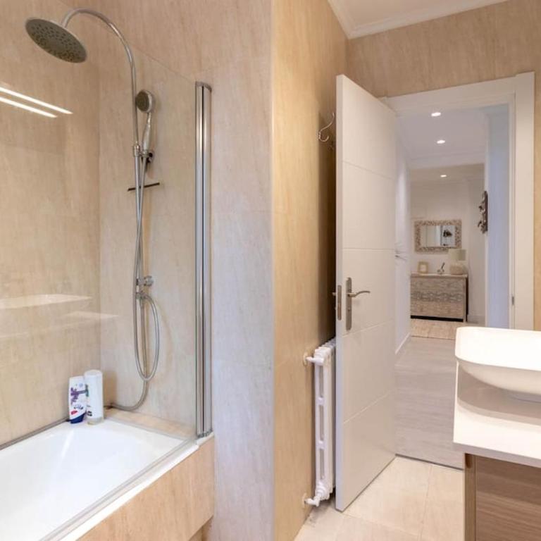 Apartamento LUXURY centro Bilbao GARAJE - Deluxe Family Suite - 49
