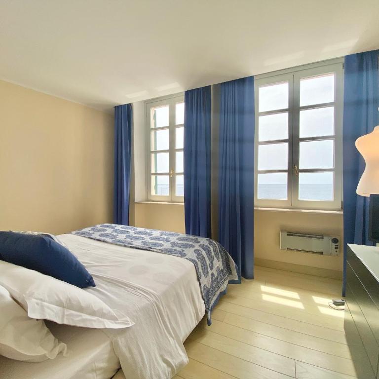 CasaViva - Beachfront Trilo with parking in Camogli - Appartamento con 2 Camere da Letto - 1