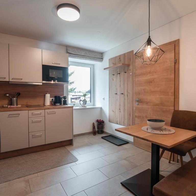 Haus Kulala - stilvolle Apartments zwischen Bergen & afrikanischem Flair - Apartment mit Terrasse - 13