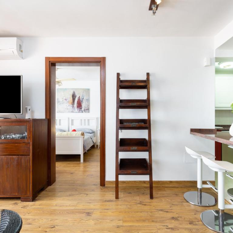 Exclusive Penthouse Playa Las Vistas 4 close to the sea and beach, aircondition for a fee, wifi, terrace, heated pool - Apartamento con vistas al mar - 7
