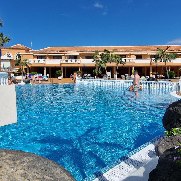 Exclusive Penthouse Playa Las Vistas 4 close to the sea and beach, aircondition for a fee, wifi, terrace, heated pool - Apartamento con vistas al mar - 44