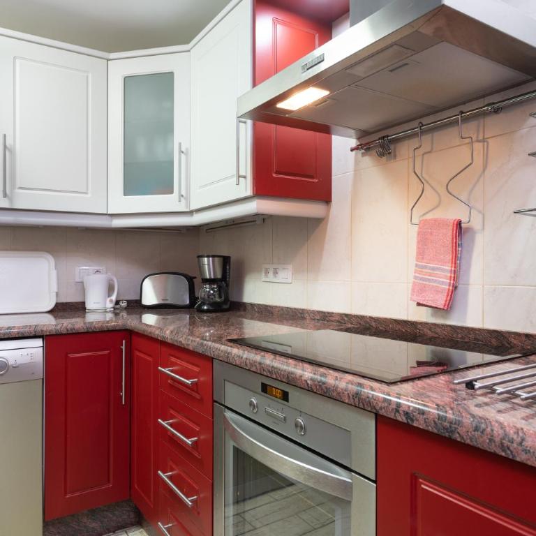 Exclusive Penthouse Playa Las Vistas 4 close to the sea and beach, aircondition for a fee, wifi, terrace, heated pool - Apartamento con vistas al mar - 10