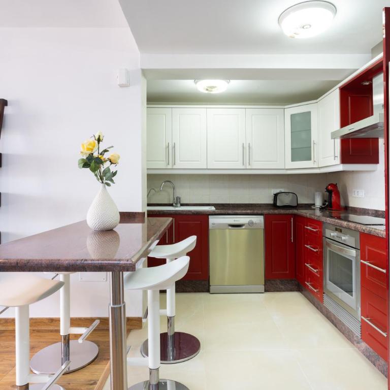 Exclusive Penthouse Playa Las Vistas 4 close to the sea and beach, aircondition for a fee, wifi, terrace, heated pool - Apartamento con vistas al mar - 9
