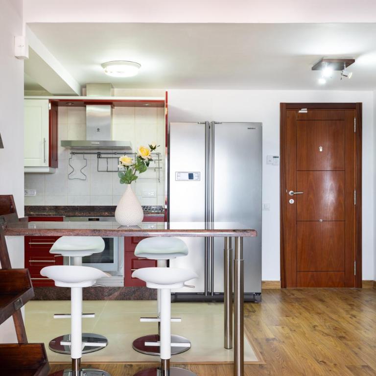 Exclusive Penthouse Playa Las Vistas 4 close to the sea and beach, aircondition for a fee, wifi, terrace, heated pool - Apartamento con vistas al mar - 12