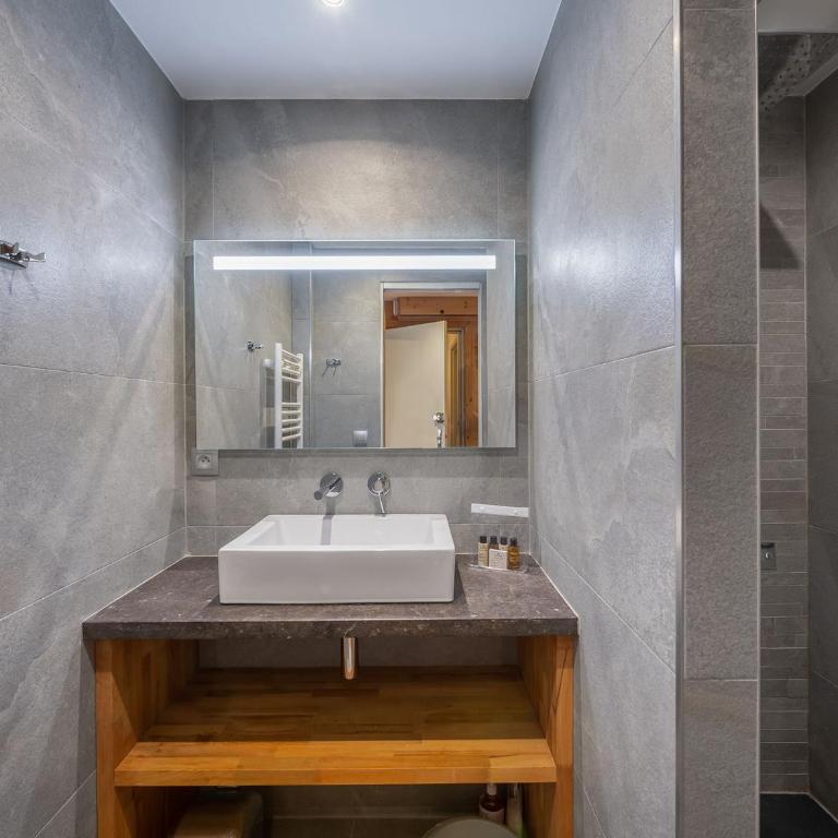 Appartement à Val Thorens 6 pers près des pistes avec balcon et WIFI - FR-1-640-19 - Appartamento - 8