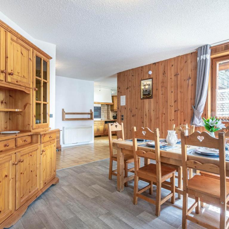 Appartement de style montagnard dans chalet rustique, au cœur du vieux village et aux pieds des pistes - FR-1-694-73 - Apartment - 13