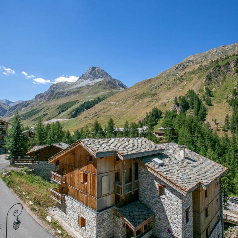 Cocon raffiné 5 pièces skis aux pieds à Val-d’Isère avec wifi, cheminée et garage - FR-1-694-11 - Appartement - 11