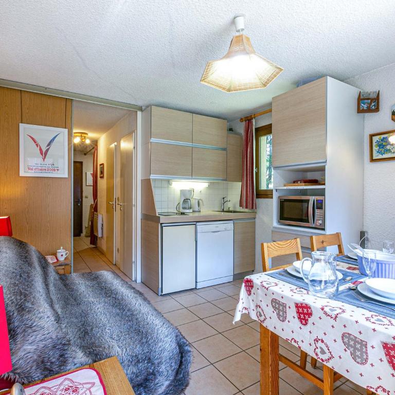 Studio cosy avec balcon, parking couvert, proche centre et navette gratuite – Val d'Isère - FR-1-694-59 - Estudio - 10