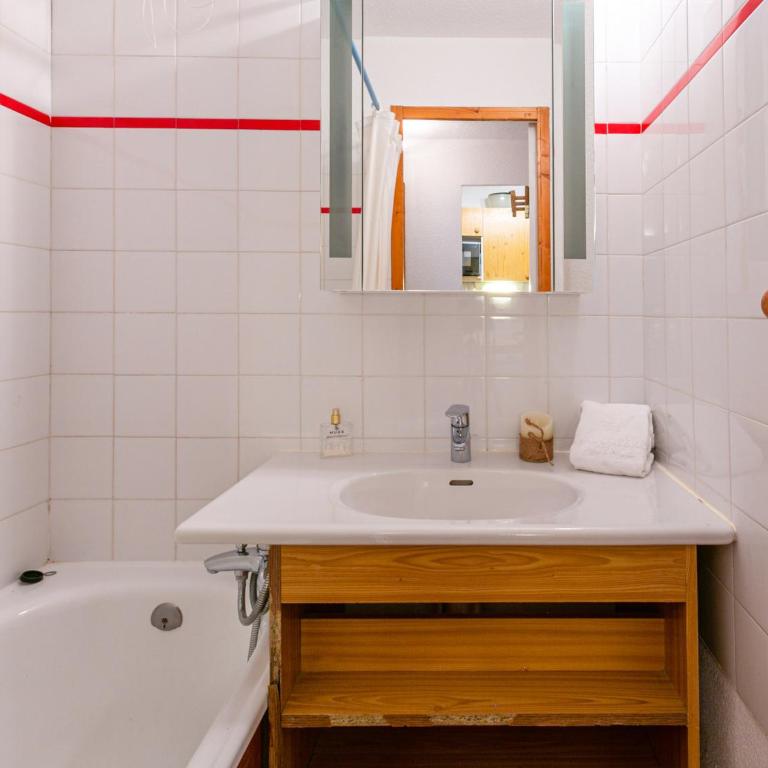 Studio cabine 4 pers. aux pieds des pistes avec parking, animaux acceptés - FR-1-694-66 - Monolocale - 10