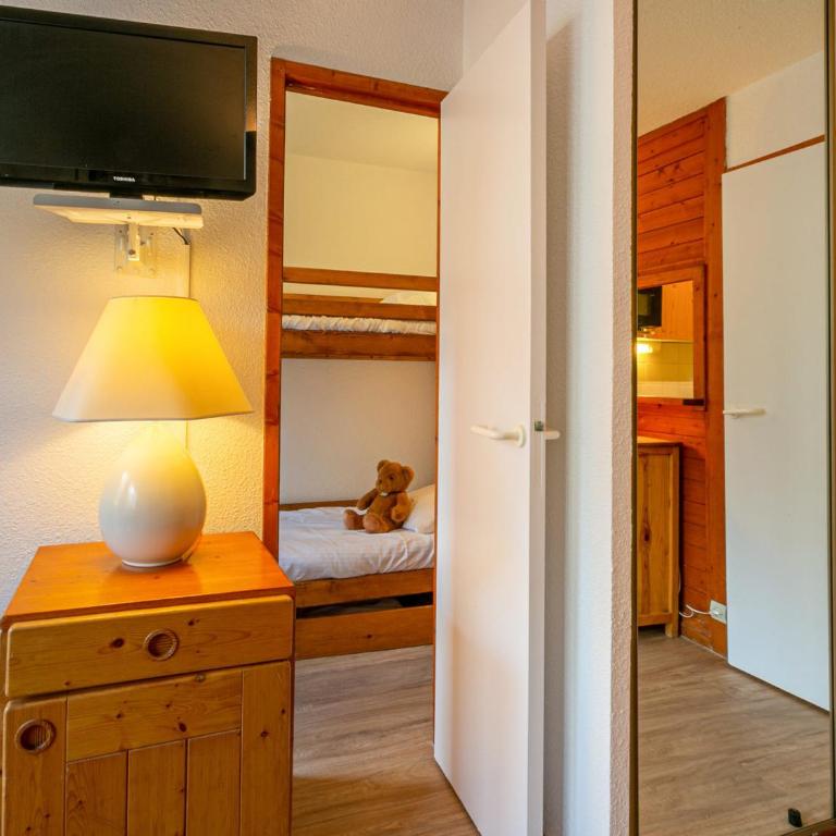 Studio cabine 4 pers. aux pieds des pistes avec parking, animaux acceptés - FR-1-694-66 - Monolocale - 11