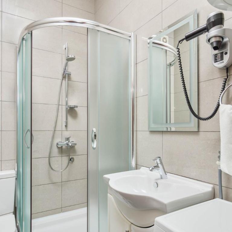 Apartments Djuranovic - One-Bedroom Apartment with Balcony and Sea View - 15
